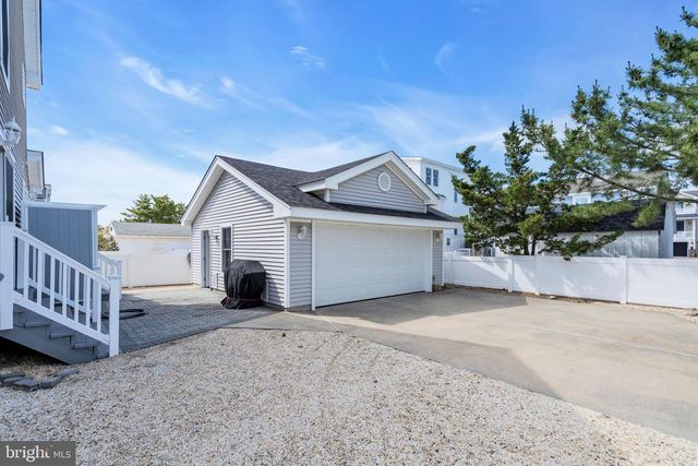 233 N 7TH ST, Surf City, NJ 08008