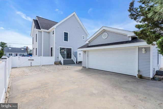 233 N 7TH ST, Surf City, NJ 08008