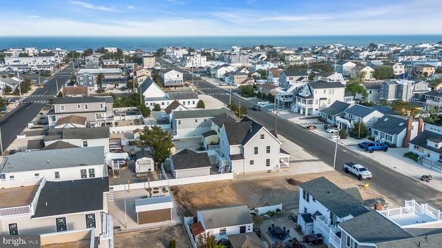 233 N 7TH ST, Surf City, NJ 08008
