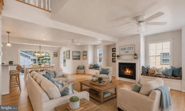 233 N 7TH ST, Surf City, NJ 08008