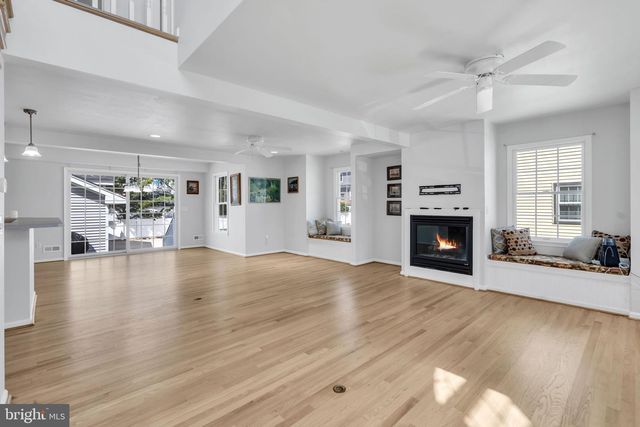 233 N 7TH ST, Surf City, NJ 08008