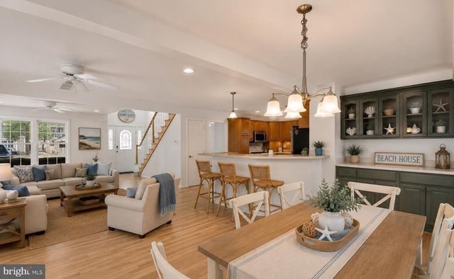 233 N 7TH ST, Surf City, NJ 08008