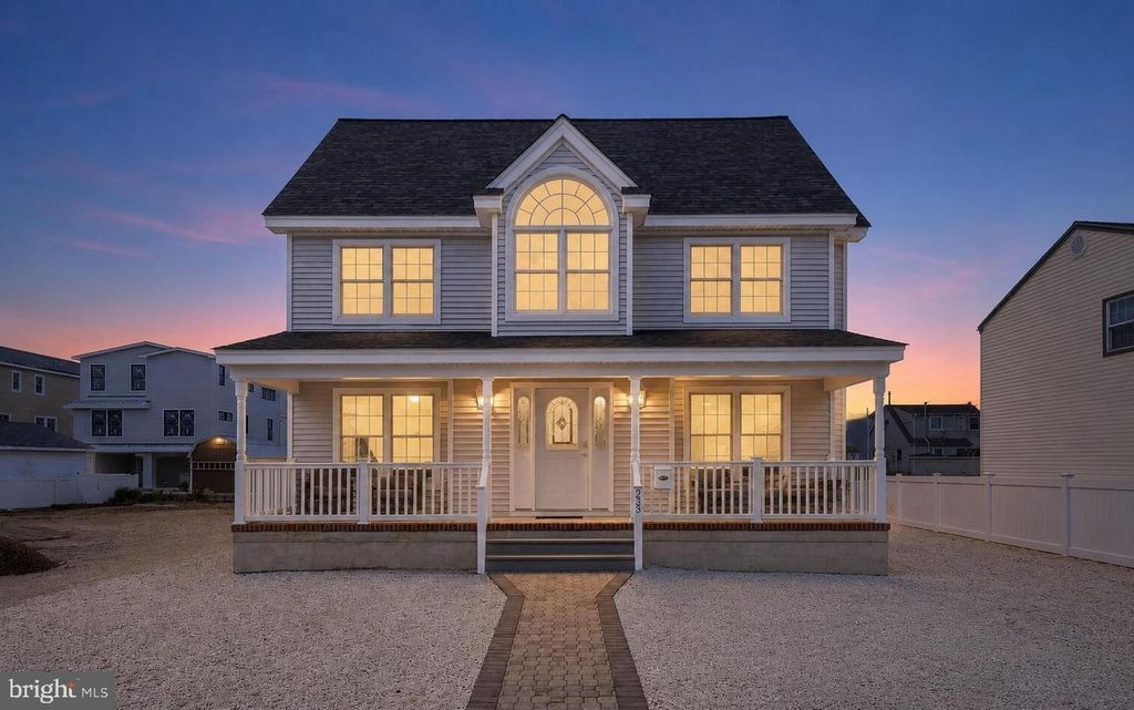 233 N 7TH ST, Surf City, NJ 08008