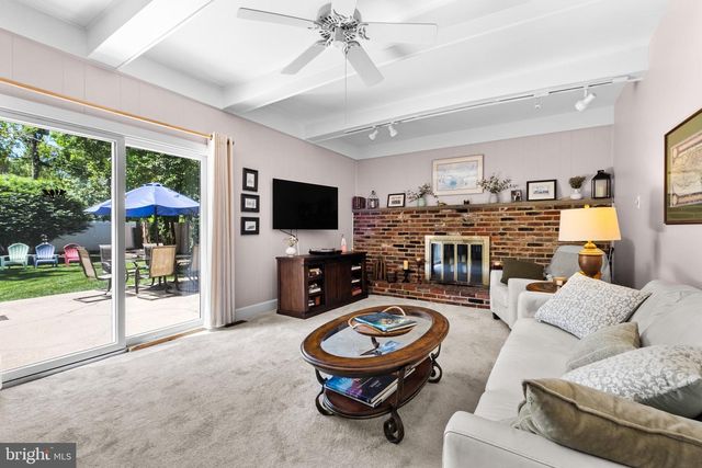 601 NORWOOD RD, Mount Laurel, NJ 08054