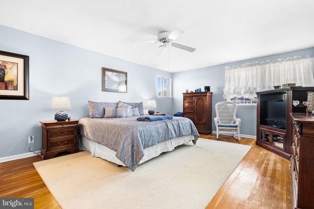 601 NORWOOD RD, Mount Laurel, NJ 08054