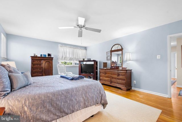 601 NORWOOD RD, Mount Laurel, NJ 08054