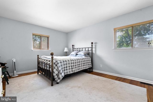 601 NORWOOD RD, Mount Laurel, NJ 08054