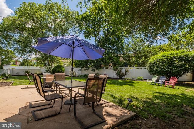 601 NORWOOD RD, Mount Laurel, NJ 08054