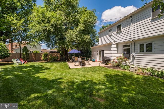 601 NORWOOD RD, Mount Laurel, NJ 08054