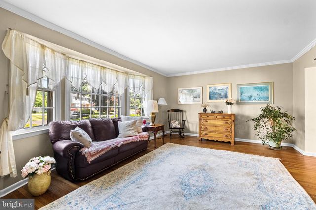 601 NORWOOD RD, Mount Laurel, NJ 08054
