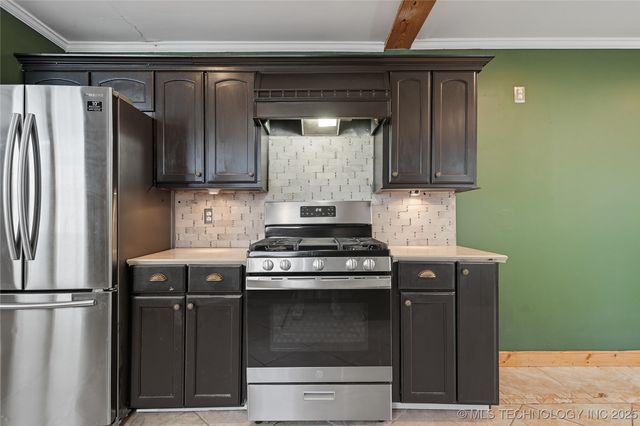 1136 E McLeod Avenue, Sapulpa, OK 74066