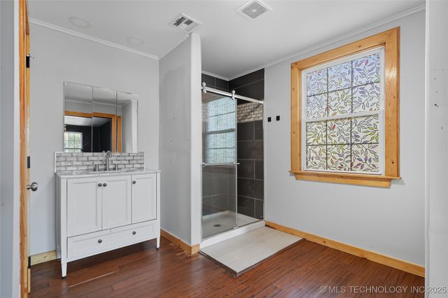 1136 E McLeod Avenue, Sapulpa, OK 74066