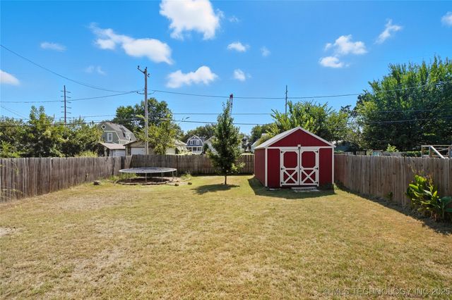 1136 E McLeod Avenue, Sapulpa, OK 74066