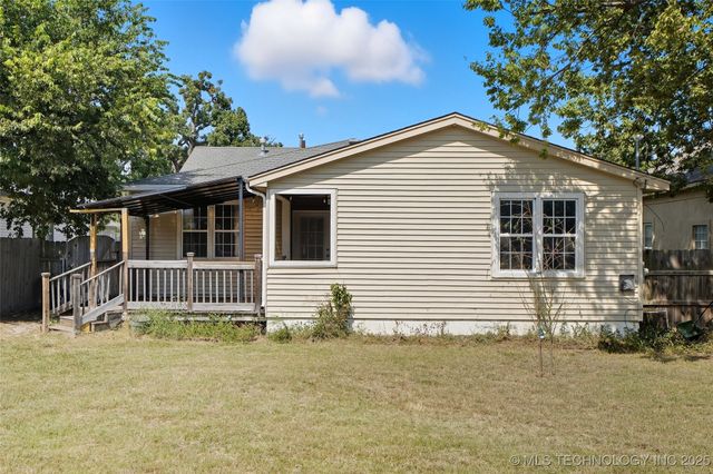 1136 E McLeod Avenue, Sapulpa, OK 74066