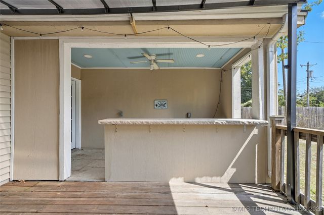 1136 E McLeod Avenue, Sapulpa, OK 74066