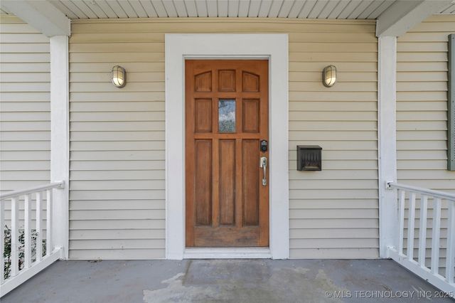 1136 E McLeod Avenue, Sapulpa, OK 74066