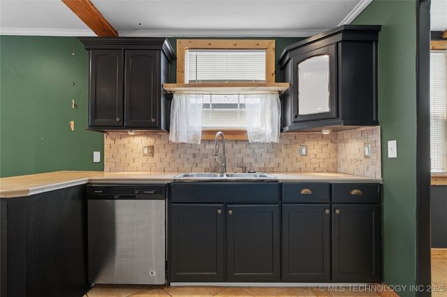 1136 E McLeod Avenue, Sapulpa, OK 74066