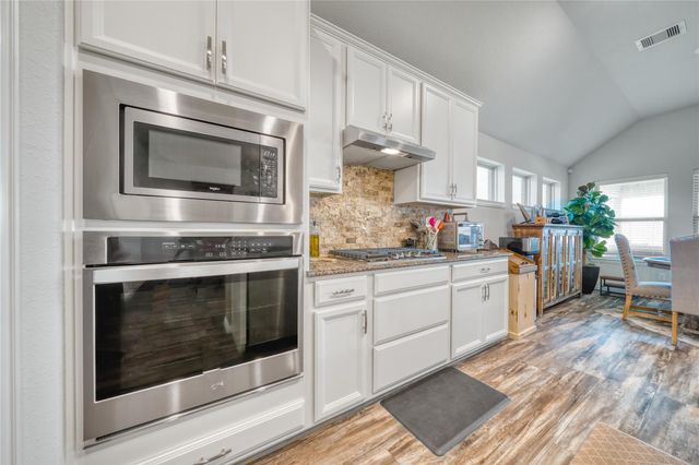 9107 Brett Court, Mont Belvieu, TX 77523
