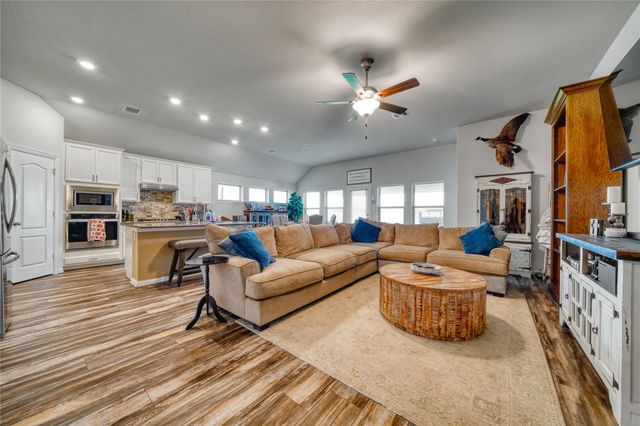 9107 Brett Court, Mont Belvieu, TX 77523