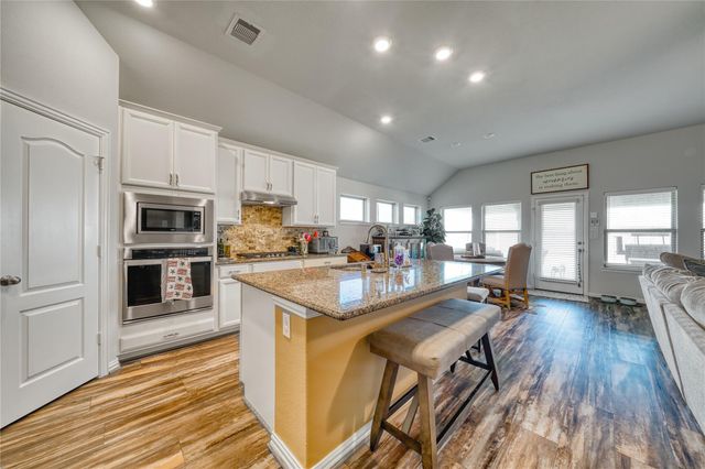 9107 Brett Court, Mont Belvieu, TX 77523