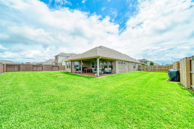 9107 Brett Court, Mont Belvieu, TX 77523