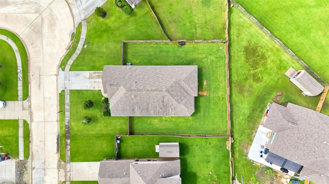 9107 Brett Court, Mont Belvieu, TX 77523