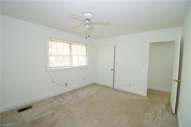 2831 Tully Square, Winston-salem, NC 27106