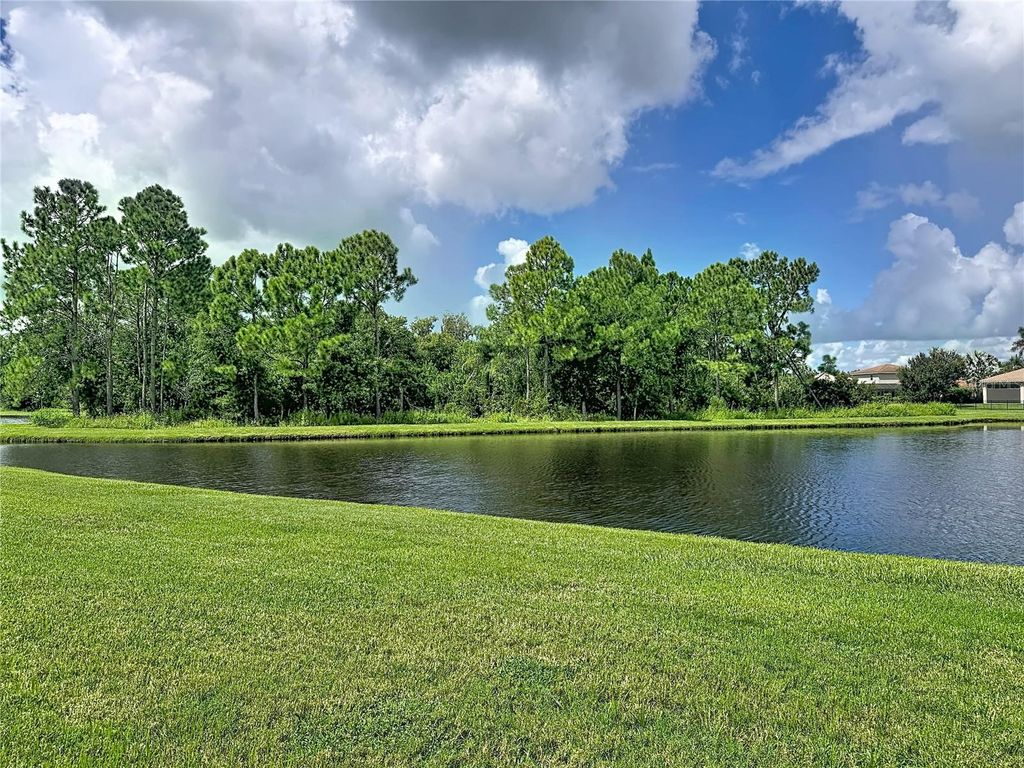 Image 3 of property listing at 210 166TH STREET NE, Bradenton, FL 34212