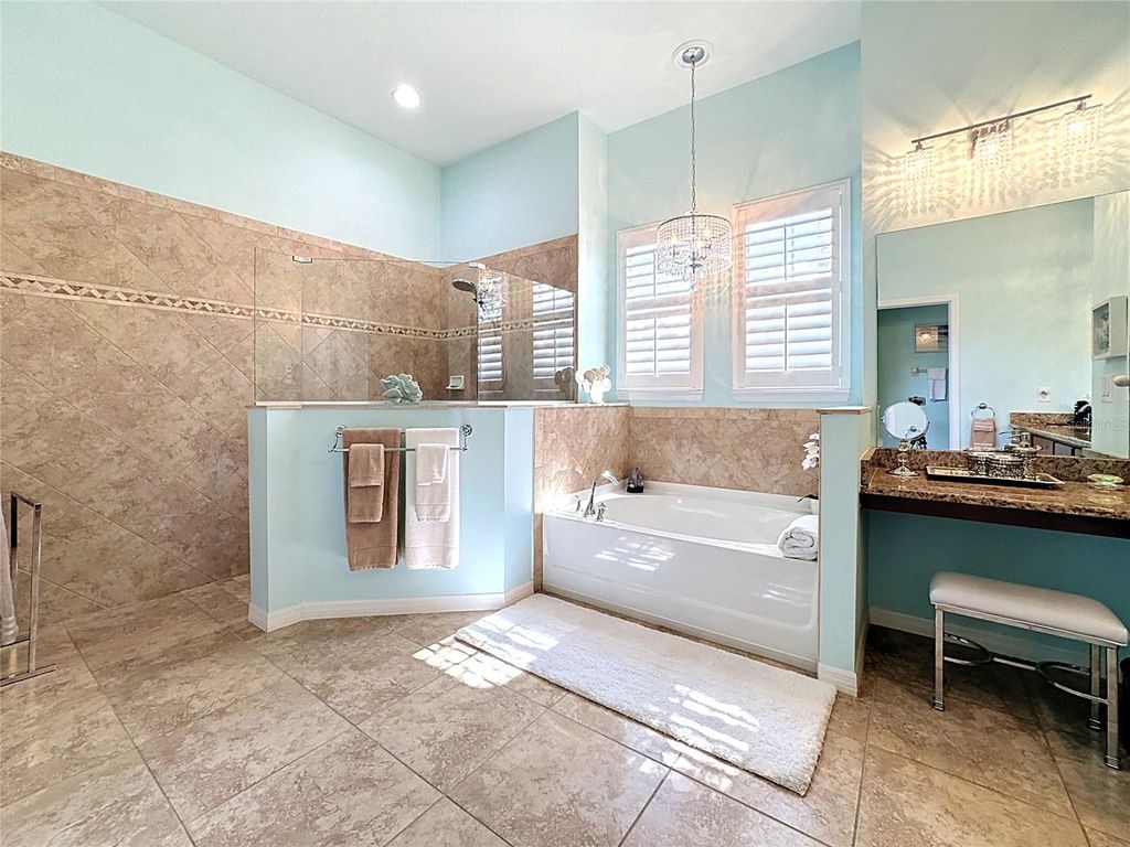 Image 24 of property listing at 210 166TH STREET NE, Bradenton, FL 34212