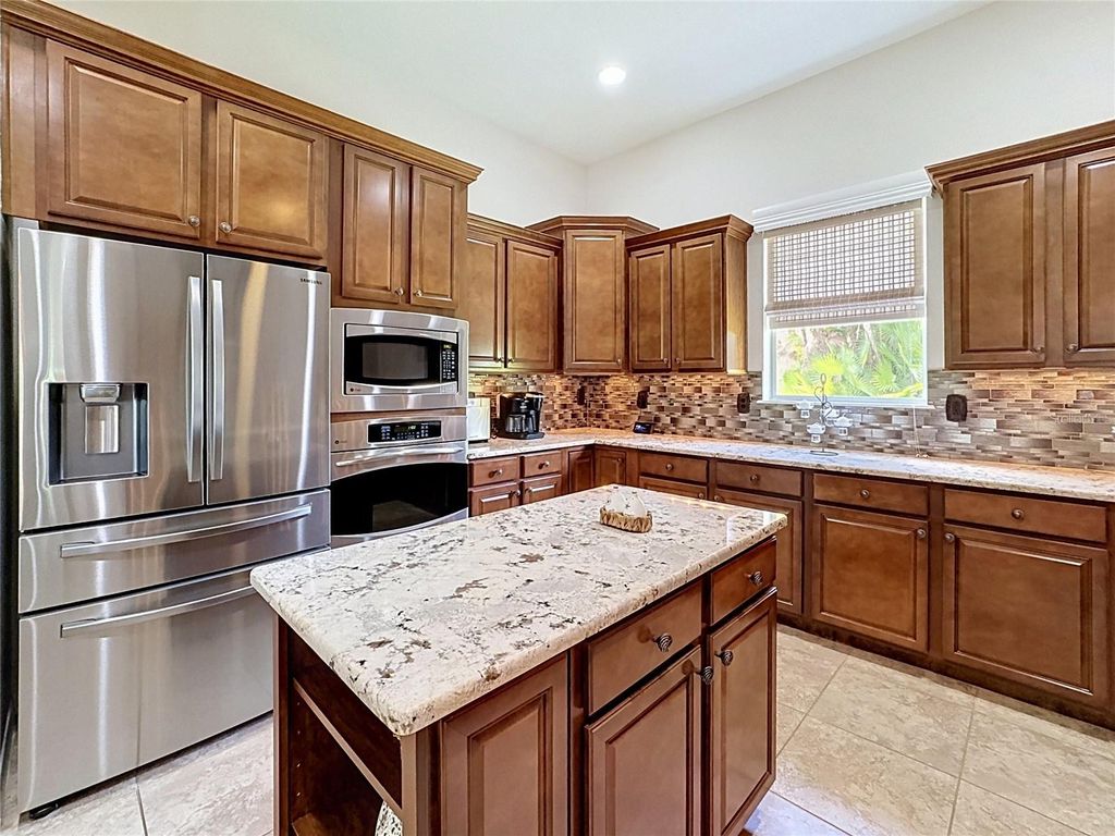 Image 39 of property listing at 210 166TH STREET NE, Bradenton, FL 34212