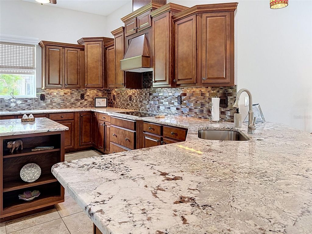 Image 10 of property listing at 210 166TH STREET NE, Bradenton, FL 34212