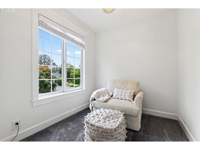 2258 Ne JAMIE Dr, Hillsboro, OR 97124