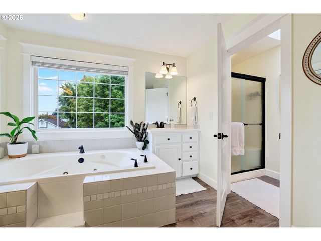 2258 Ne JAMIE Dr, Hillsboro, OR 97124