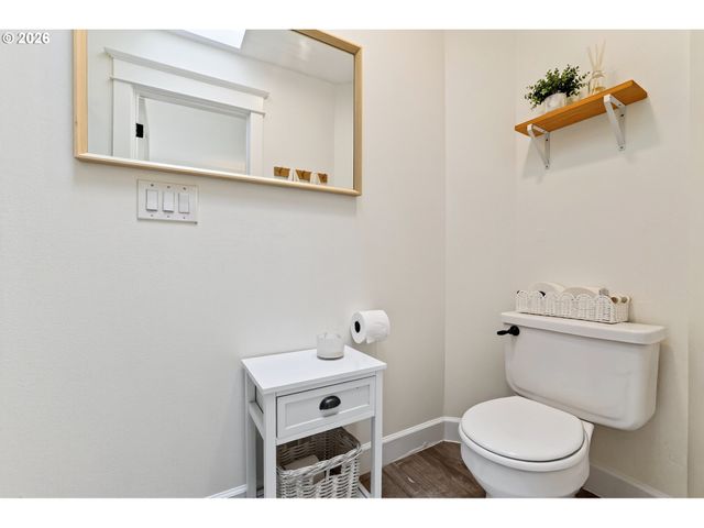 2258 Ne JAMIE Dr, Hillsboro, OR 97124