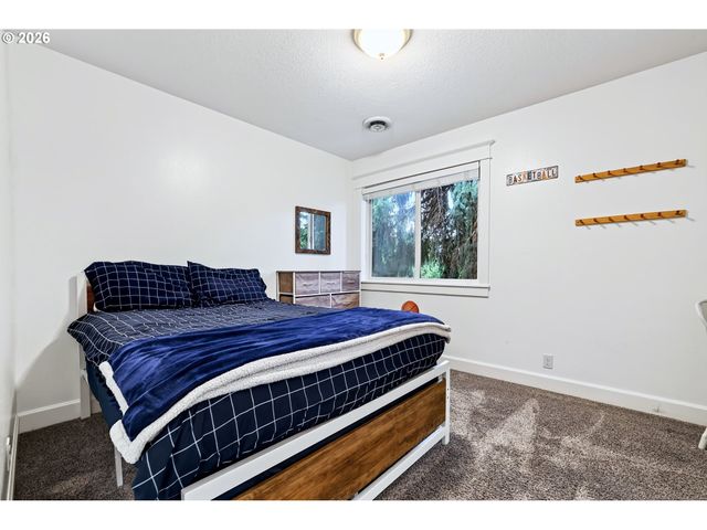 2258 Ne JAMIE Dr, Hillsboro, OR 97124