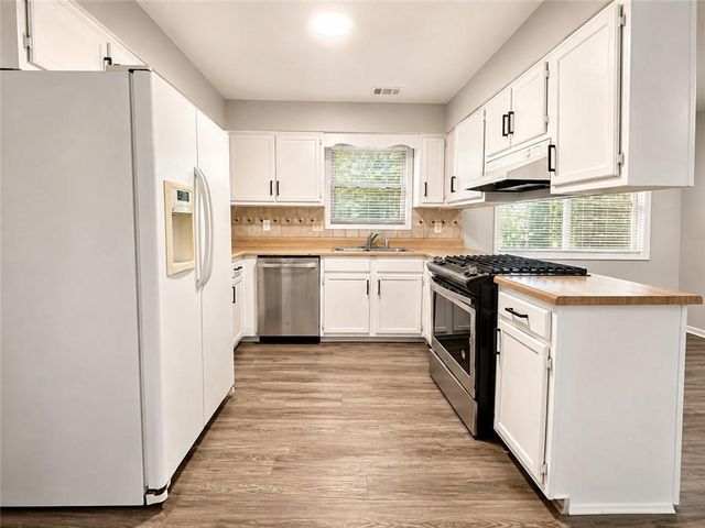 4798 Kings Crossing Drive NE, Kennesaw, GA 30144