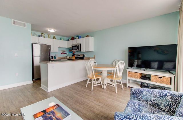 1615 Lake Park Boulevard S Unit 612, Carolina Beach, NC 28428