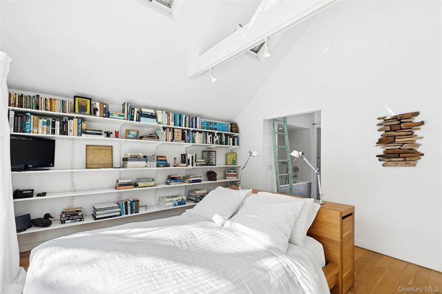 54 Gardiner Drive, Amagansett, NY 11930