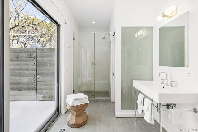 54 Gardiner Drive, Amagansett, NY 11930