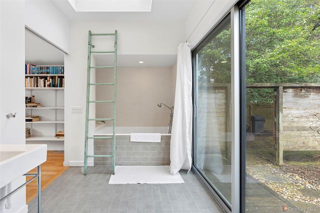 54 Gardiner Drive, Amagansett, NY 11930