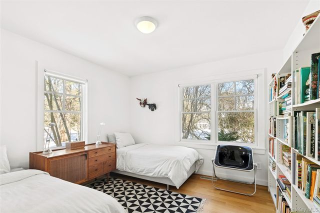 54 Gardiner Drive, Amagansett, NY 11930