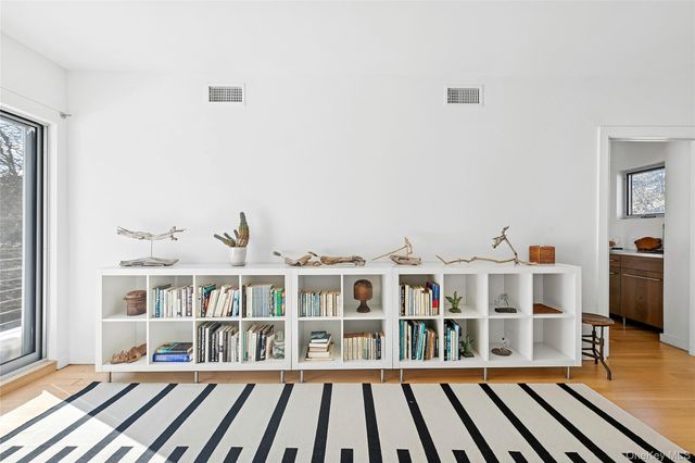 54 Gardiner Drive, Amagansett, NY 11930