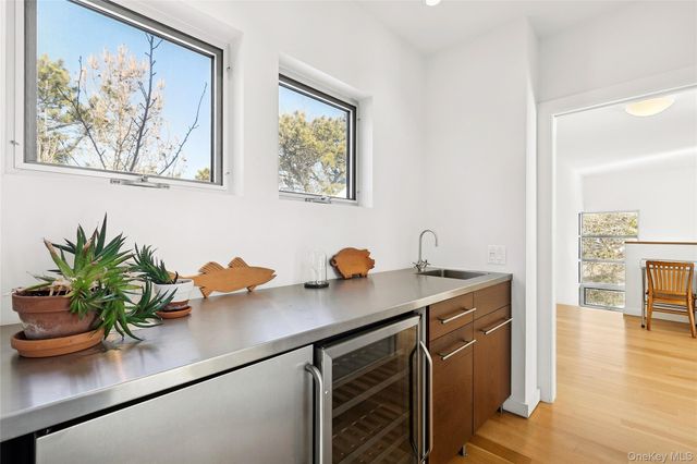 54 Gardiner Drive, Amagansett, NY 11930