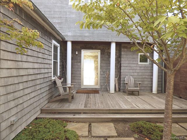54 Gardiner Drive, Amagansett, NY 11930
