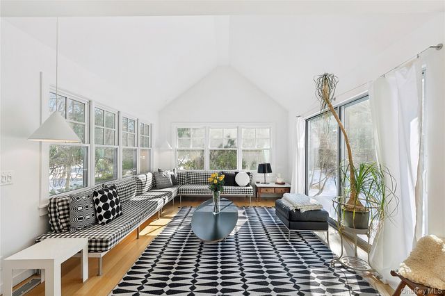 54 Gardiner Drive, Amagansett, NY 11930