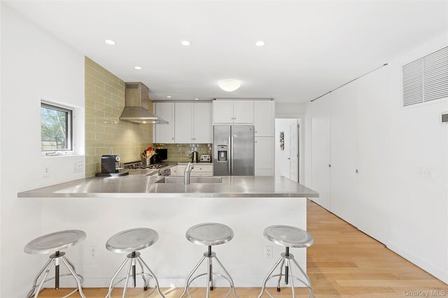 54 Gardiner Drive, Amagansett, NY 11930