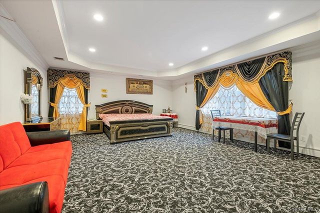 21 Astor Avenue, Saint James, NY 11780