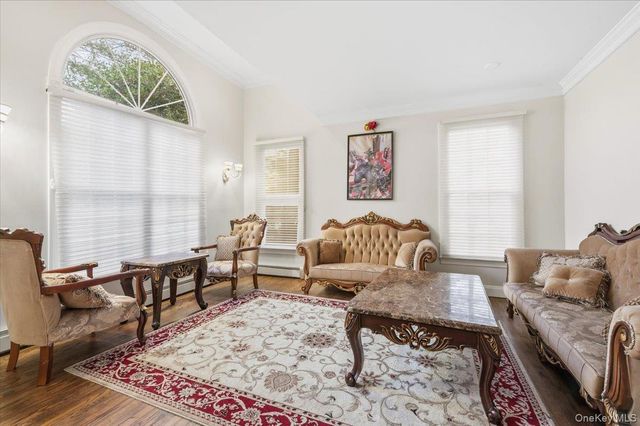 21 Astor Avenue, Saint James, NY 11780