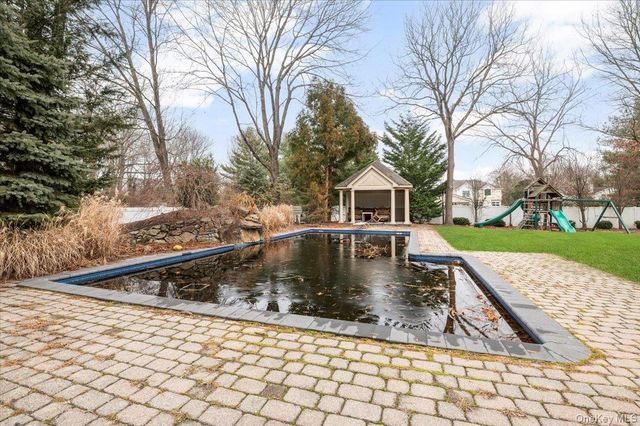 21 Astor Avenue, Saint James, NY 11780