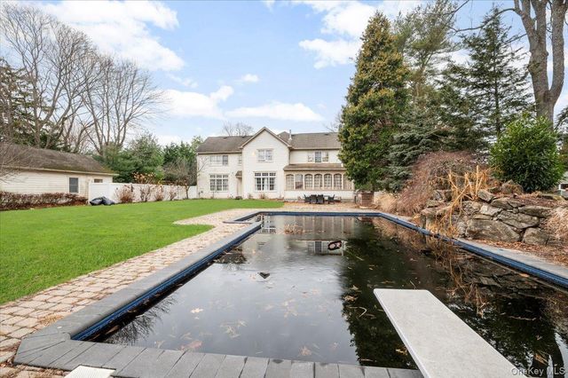 21 Astor Avenue, Saint James, NY 11780